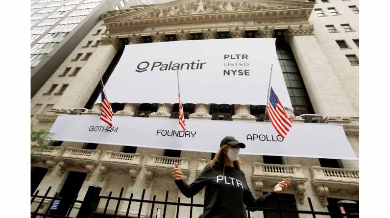 Palantir reports Q3 revenue up 22% YoY to $478M, vs. $470M est., US commercial customer count up 124% YoY, and US commercial revenue up 53% YoY; stock down 12%+