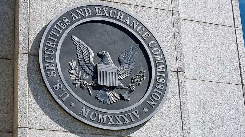 The SEC is probing the NFT market to determine if tokens are securities, focusing on fractional NFTs, in which a token is broken into units for sale
